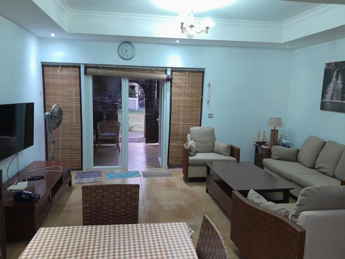 Lovely 4 Bed Townhouse With Common Swimming Pool Grand-Baie Dış mekan fotoğraf